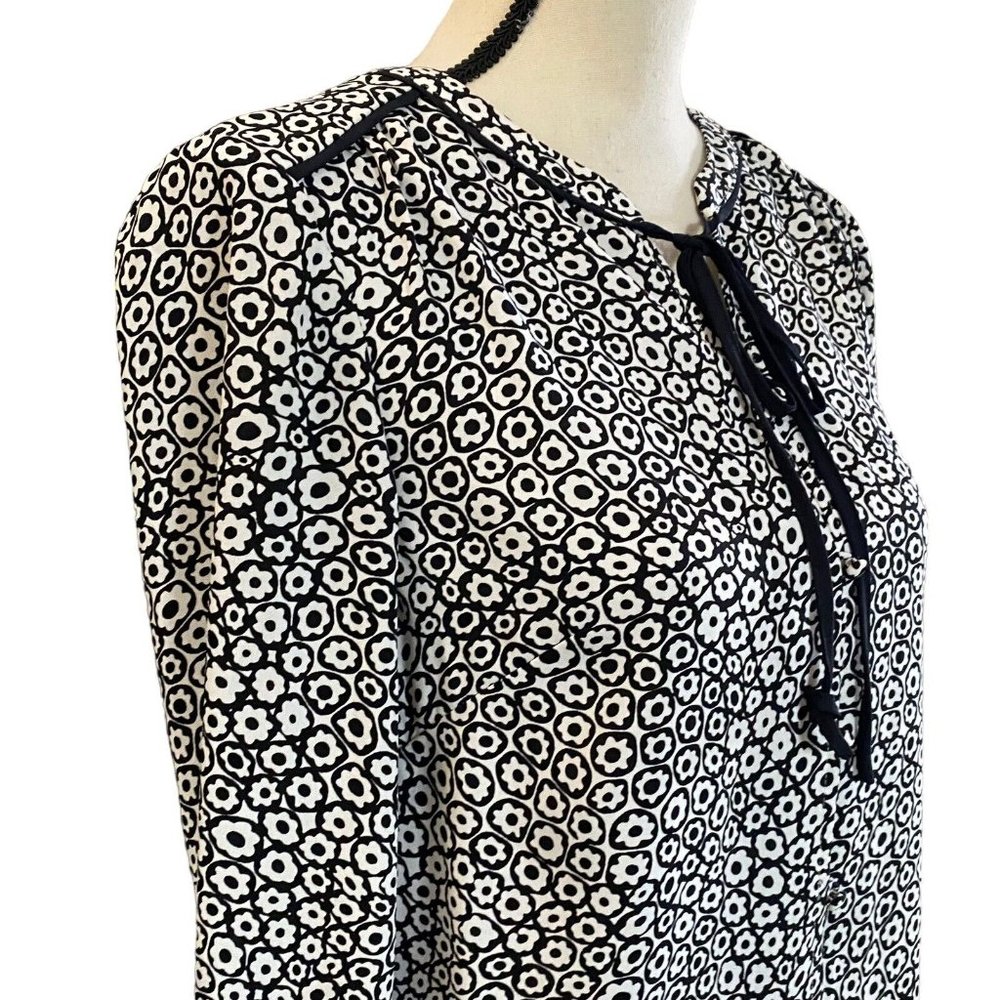 Talbots Petite Womens Sz Mp Black White Floral Tie Neck Button Front Blouse Top - Picture 2 of 10
